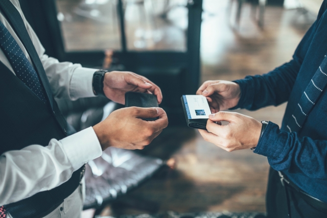 新社会人必見!《2018年版》スマホで名刺を管理するアプリ14選を比較
